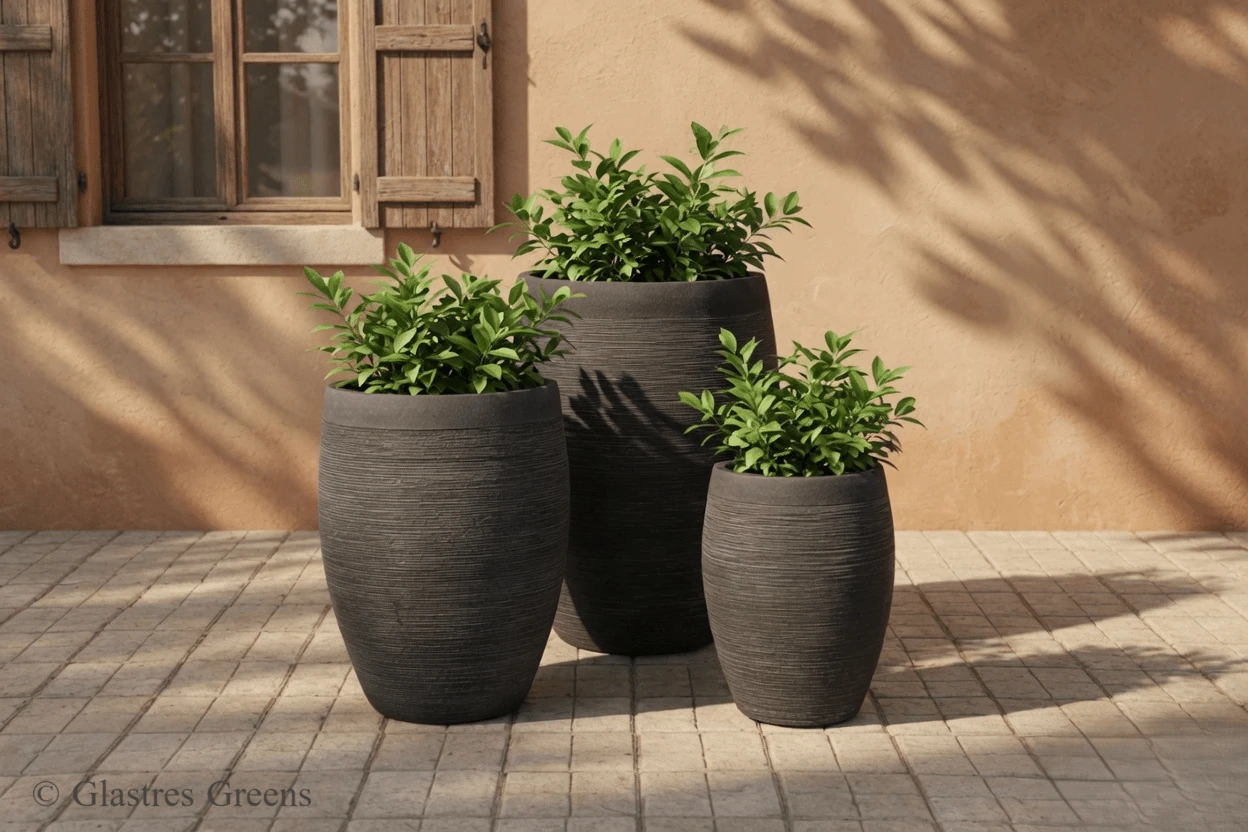 Minimalist striped fiberglass indoor plant pot featuring a waterproof, lightweight design, ideal for luxury office lobbies and high-rise balcony gardens.